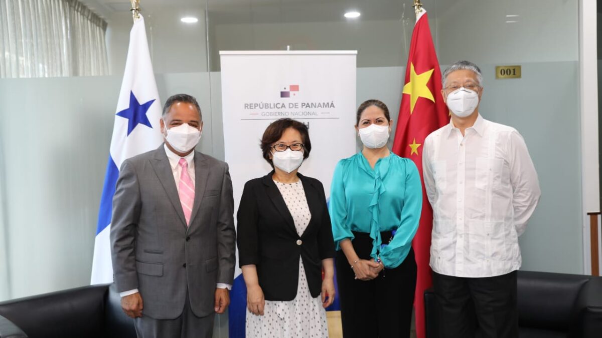 Cursos de mandarín y portugués en el Inadeh