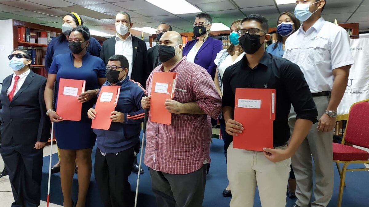 Becas para estudio de inglés en EE.UU a estudiantes con discapacidad visual