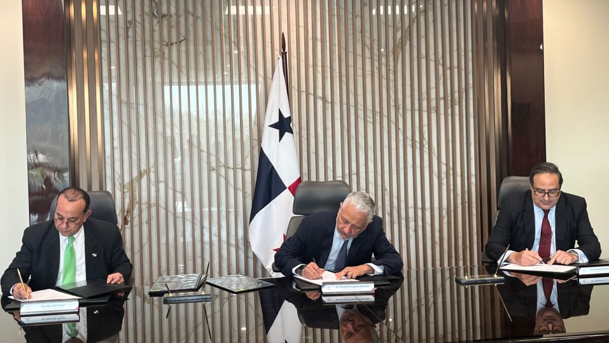 UP y ACP firman convenio para preservar la memoria del Canal